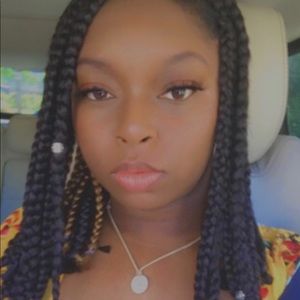 Meet your Posher, Bria